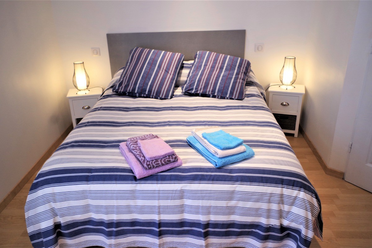 Chambre 1 ; avec lit de 140x190 + banquette lit 80x200