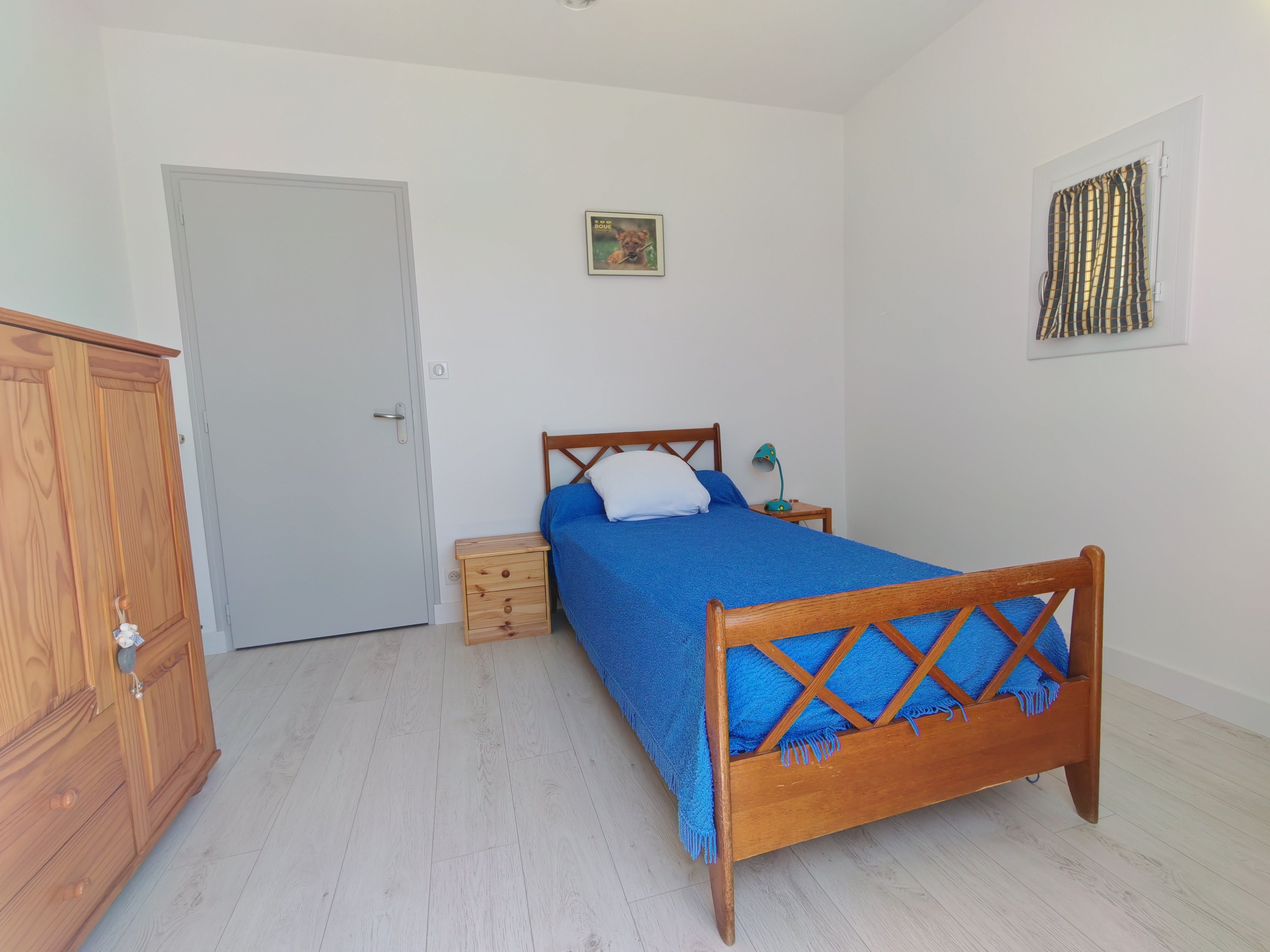 Bedroom 3: 90 cm bed
