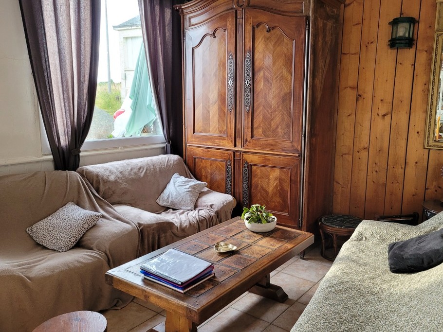 Salon du bas avec vue mer...