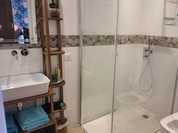 Chambre Cluny Salle d'eau_MARTIN