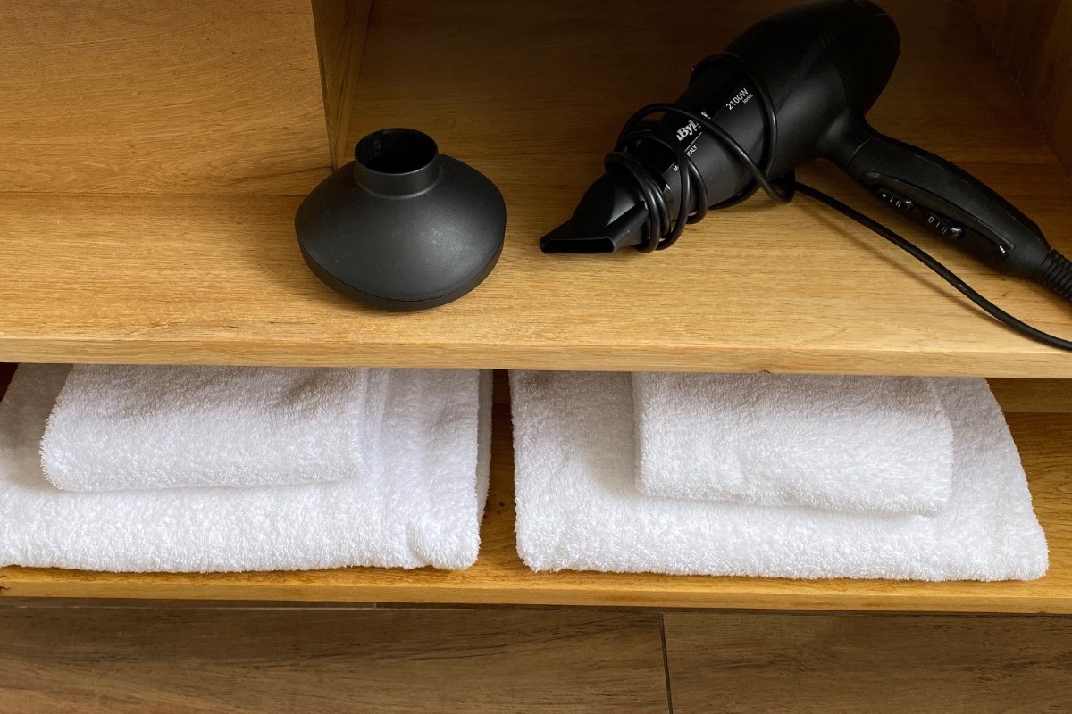 Serviettes de bain, de toilette et sèche cheveux
