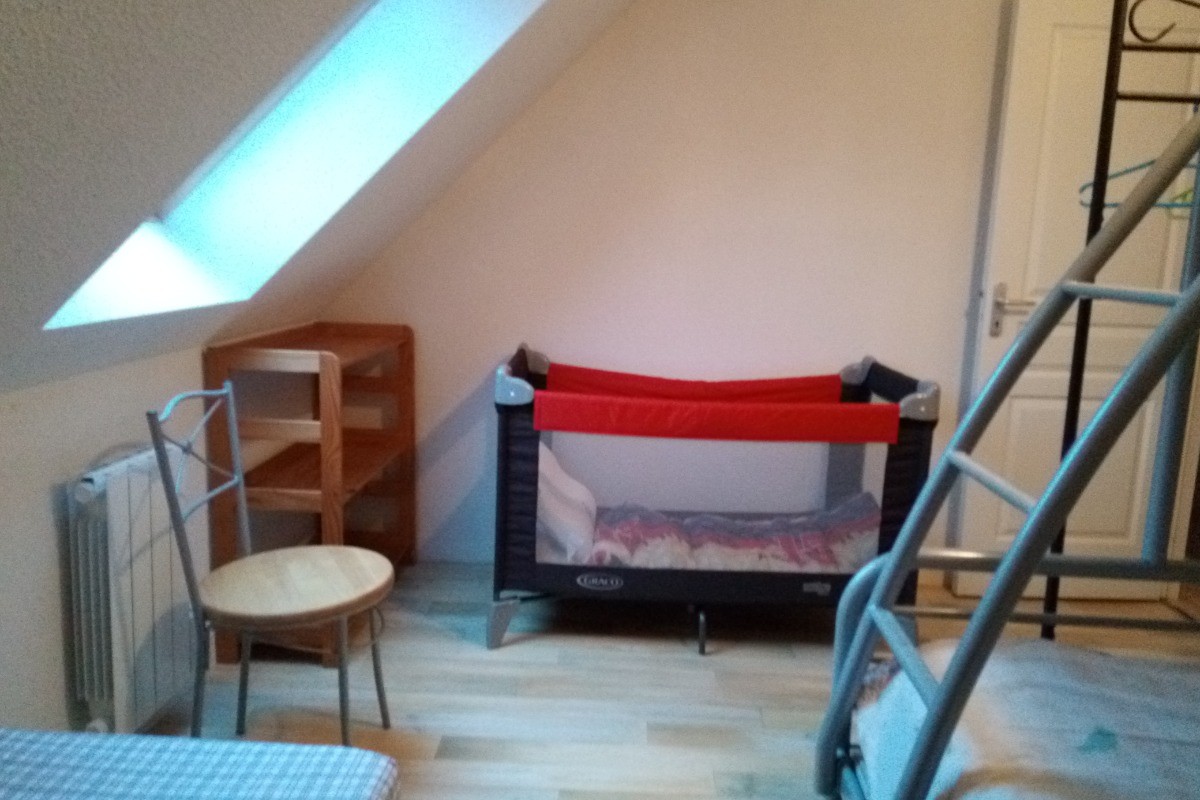 Chambre 2 avec lit parapluie