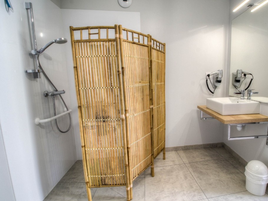 Salle d'eau accessible PMR