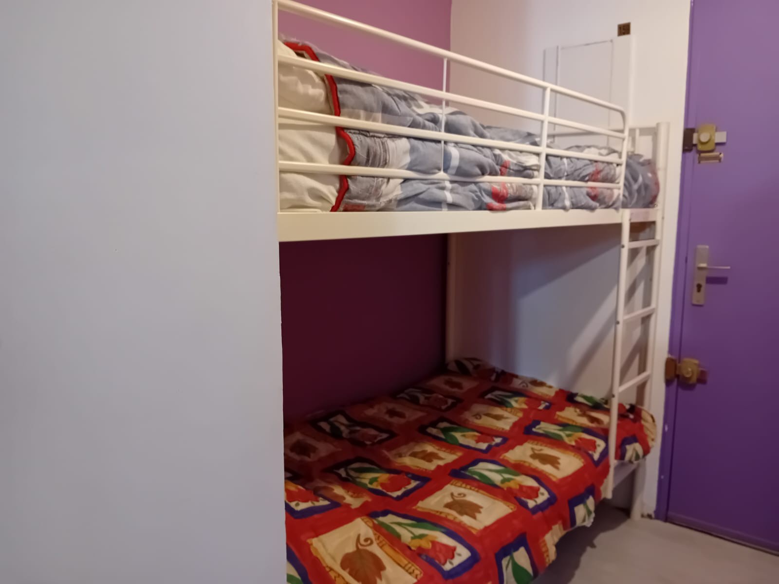 Deux lits superposés en 90 cm pour enfants ou amis à La Grande-Motte
