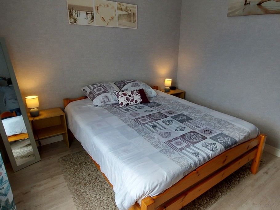 Chambre 1 pour 2 personnes : lit 160 x200 cm