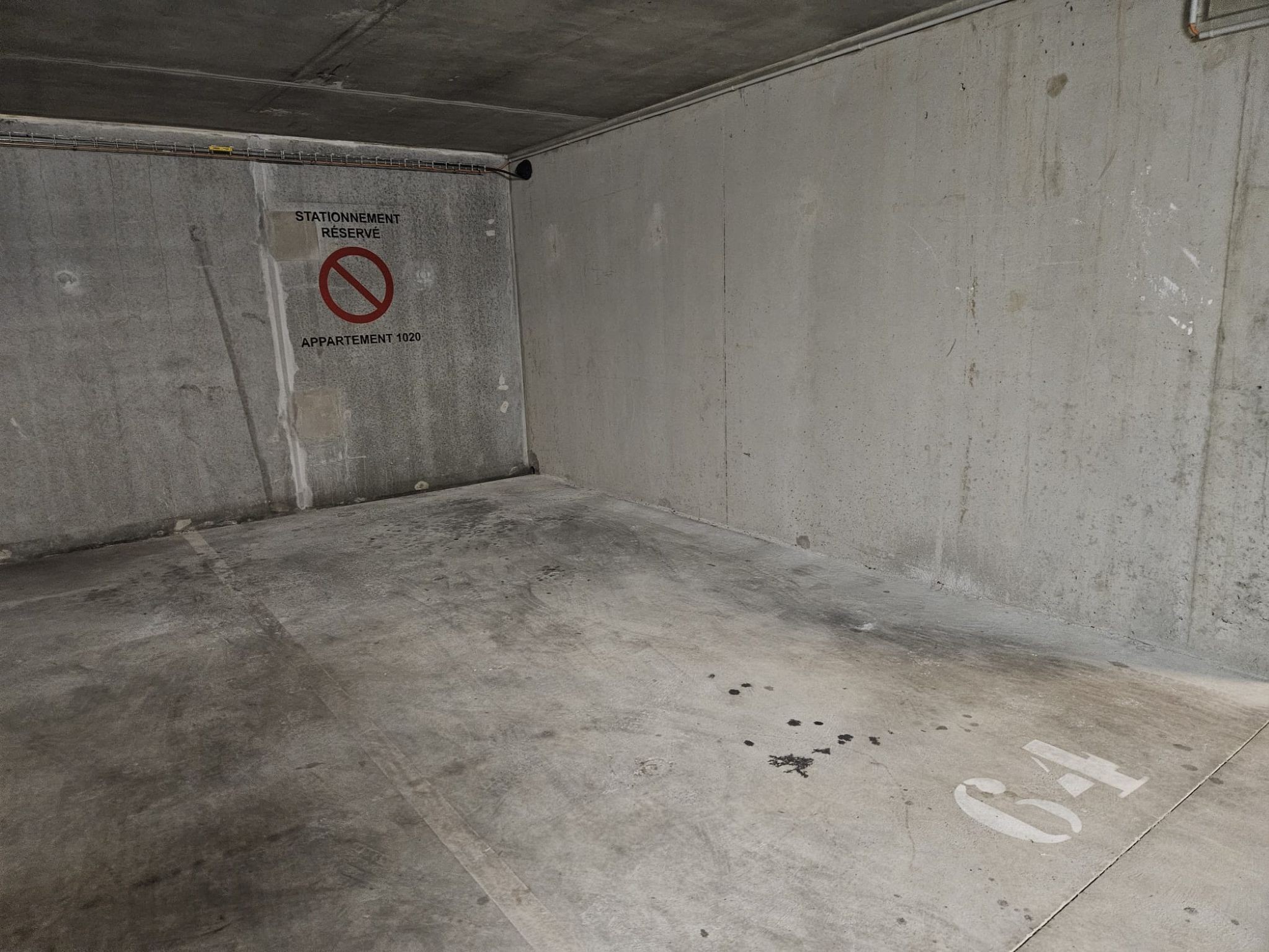 Place réservée pour votre voiture au sous sol de l'immeuble L'Escale