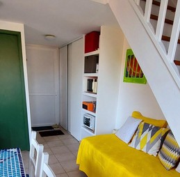 séjour et coin nuit pour troisième personne