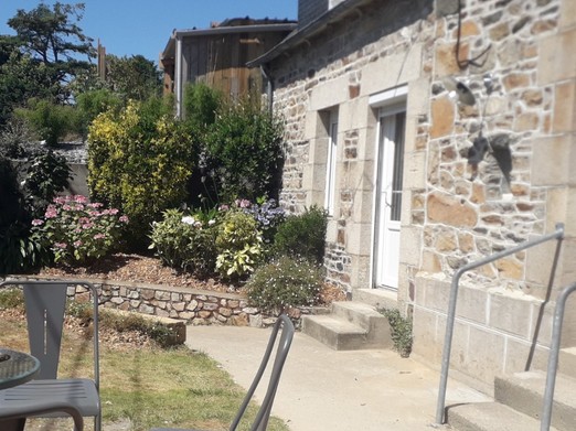 Location Paimpol Clévacances Derrien, vue extérieure de la maison coté rue