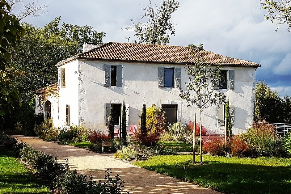 Lassenat, ancienne ferme gasconne typique du 19ème siècle, éco-rénovée pour votre confort