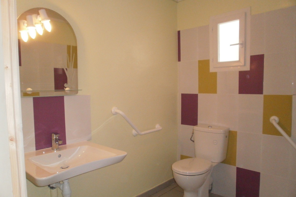 Salle d'eau PMR