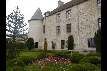 Château de Mérinchal - Appartement n° 59 - Venez vivre la vie de château dans un appartement du Château de la Mothe (XIIe siècle) en Creuse (limite Puy-de-Dôme)