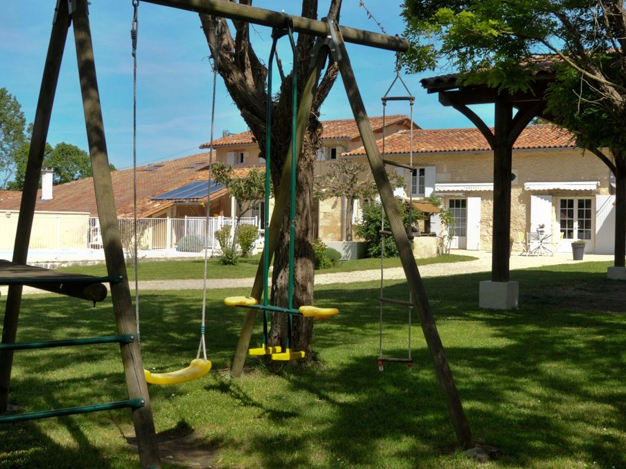 Gite La Grange, Chez Bariot pour 10 personnes avec piscine et jacuzzi intérieur en Charente