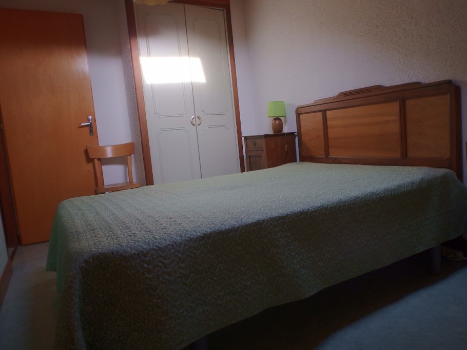 chambre avec lit de 140