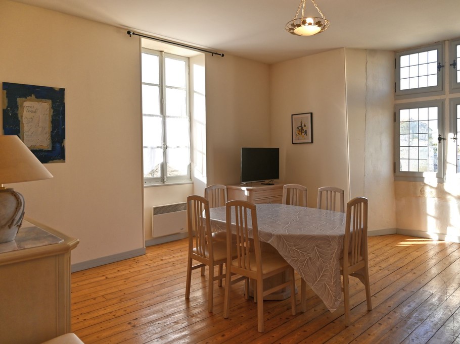 ARTEMISIA à Abbaye de Trizay en Charente maritime