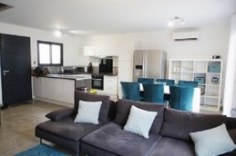 séjour et cuisine : tout est moderne, fonctionnel & agréable,