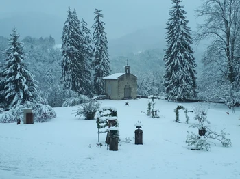 Abbaye de Saint Rambert en Bugey - Le parc sous la neige
