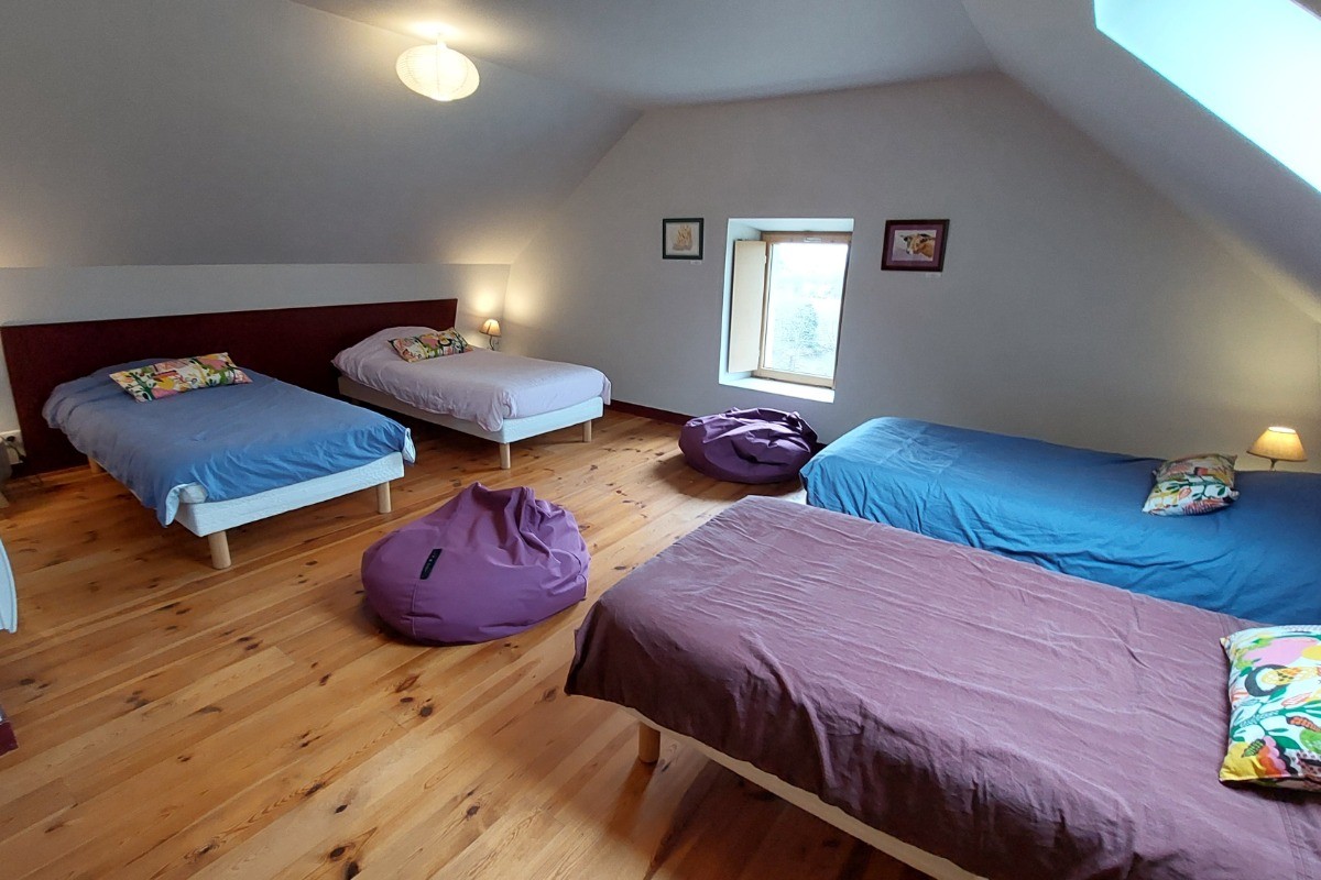 Le dortoir 2ème étage 4 lits simple + 1 banquette convertible