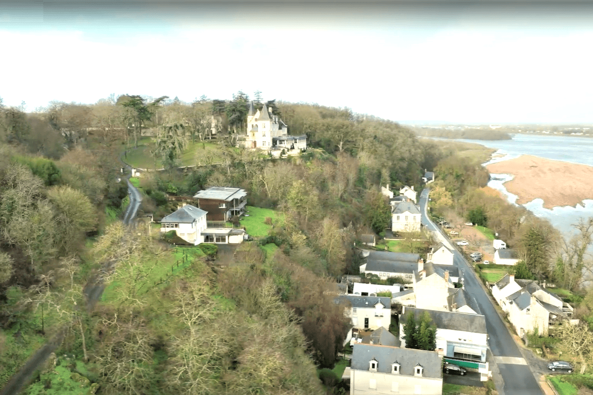 Le Belvédère de Loire est perché sur le coteau