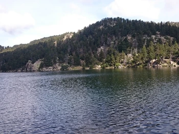 Eté comme hiver : pleine nature au lac des Pradeilles