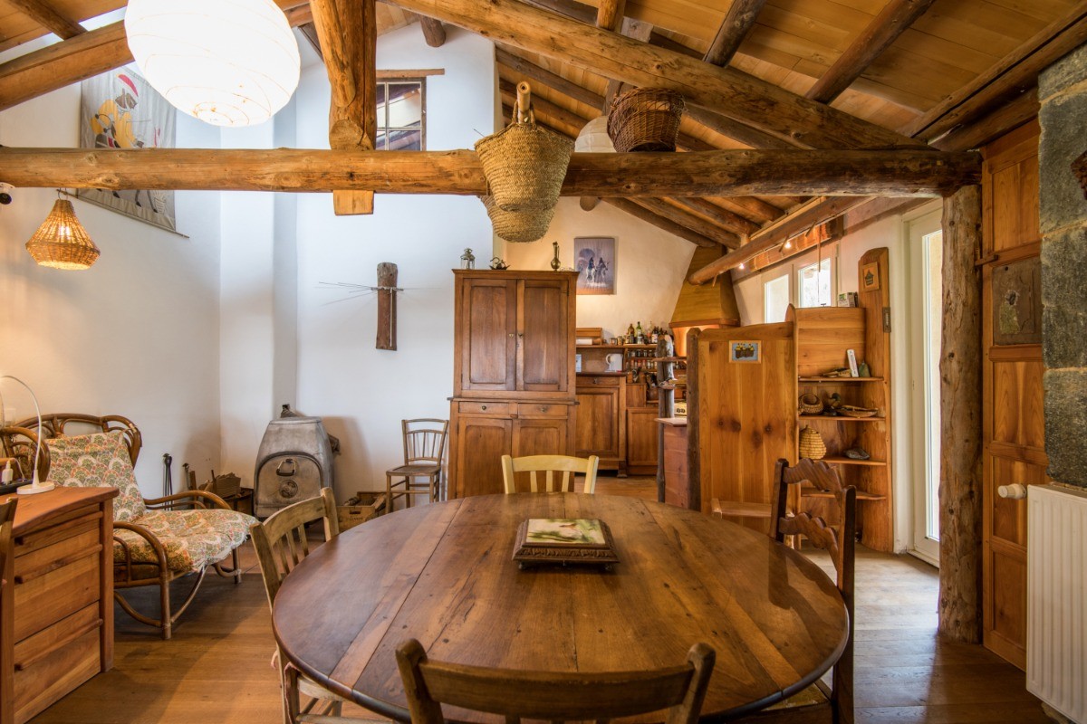 séjour GITE LE CUN FRAYSSHINES LOT 46 CLEVACANCES