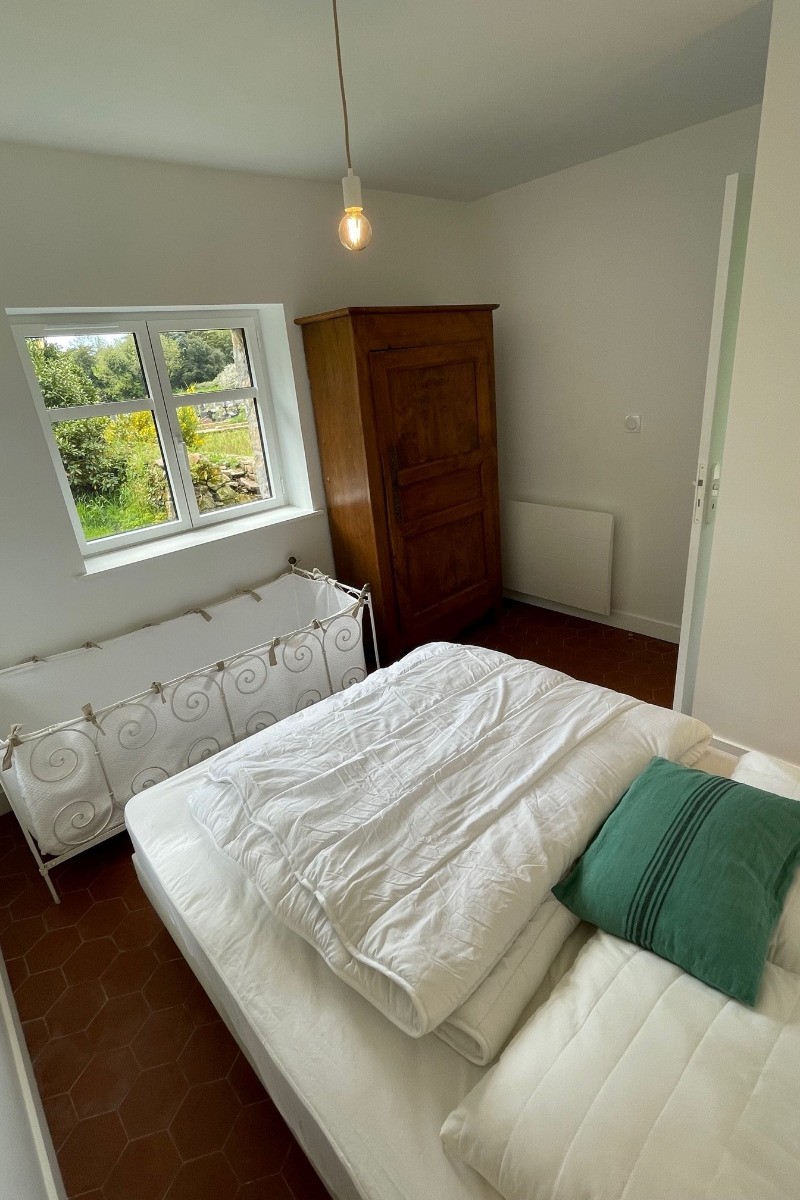 Chambre 3 avec lit bébé