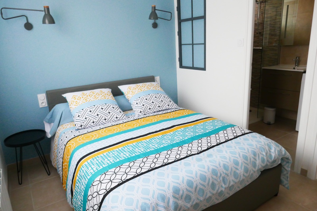 Chambre à l'étage  lit en 140