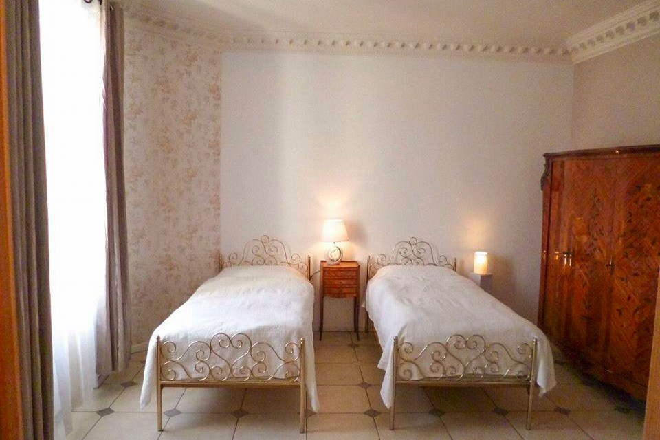 lits jumeaux
on peut les rapprocher pour faire un lit double