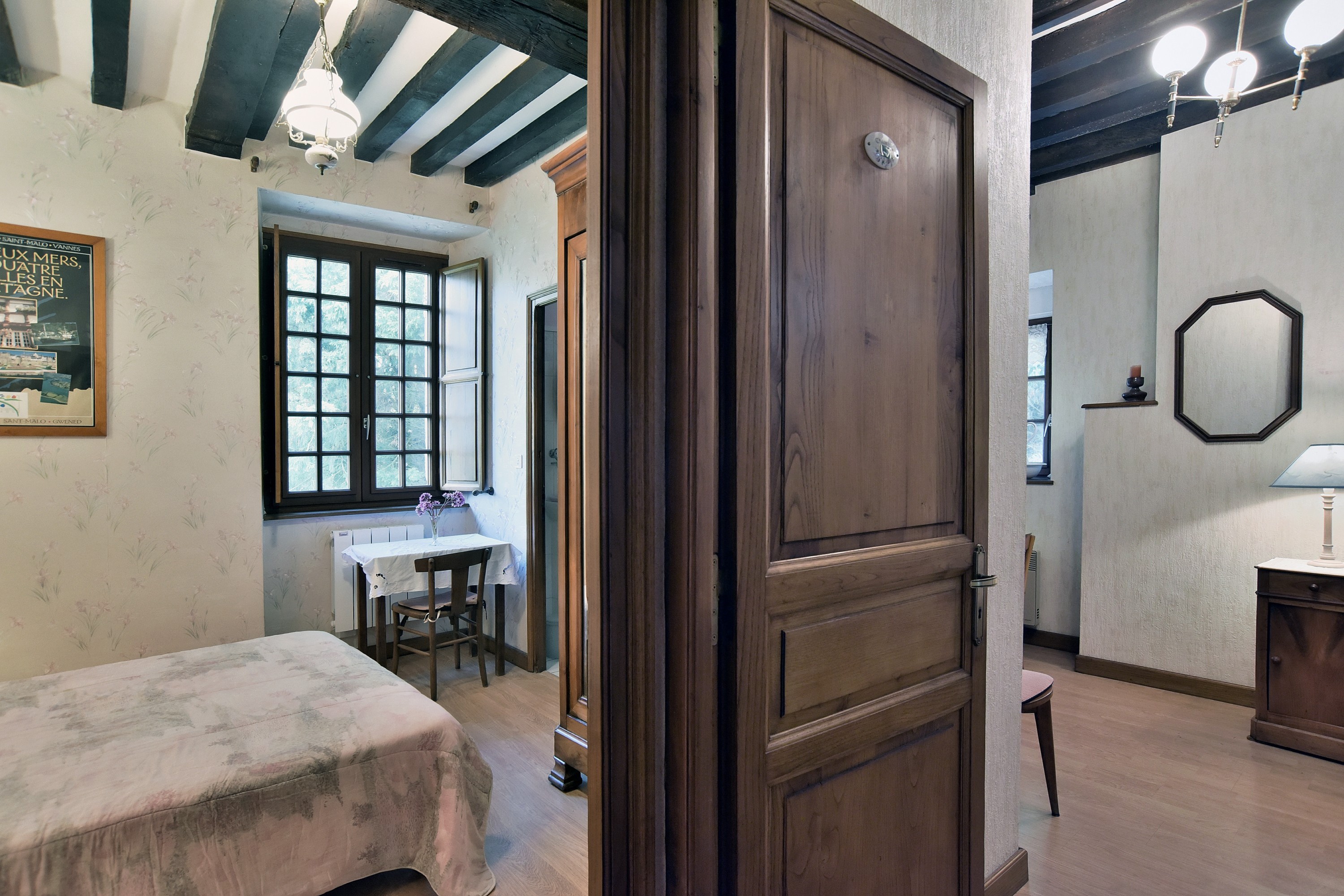 La chambre 3-4 (lit 120x190cm) avec salle d'eau communicante