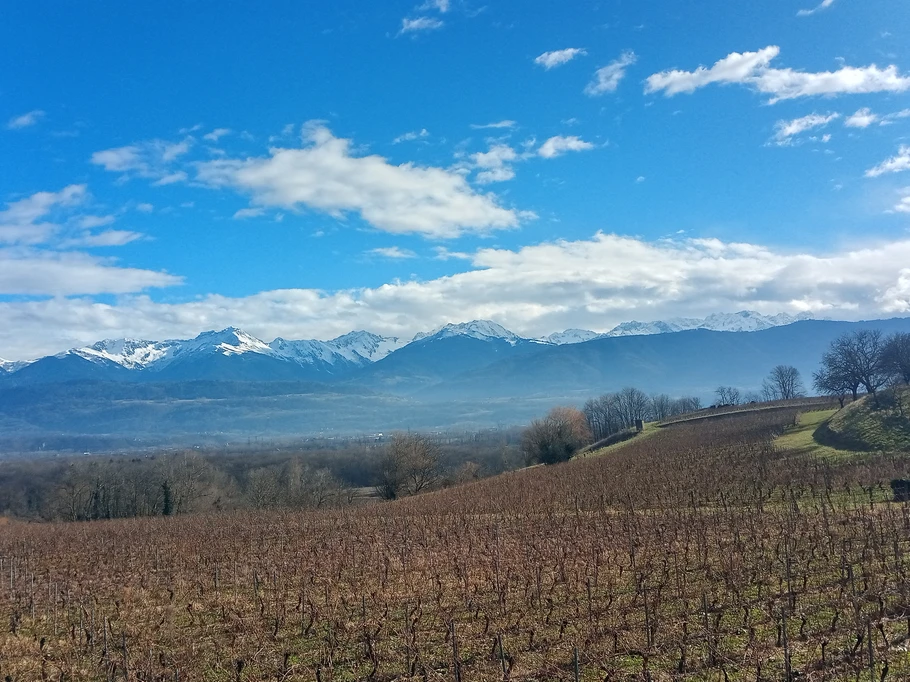 En janvier la neige sur les montagnes
