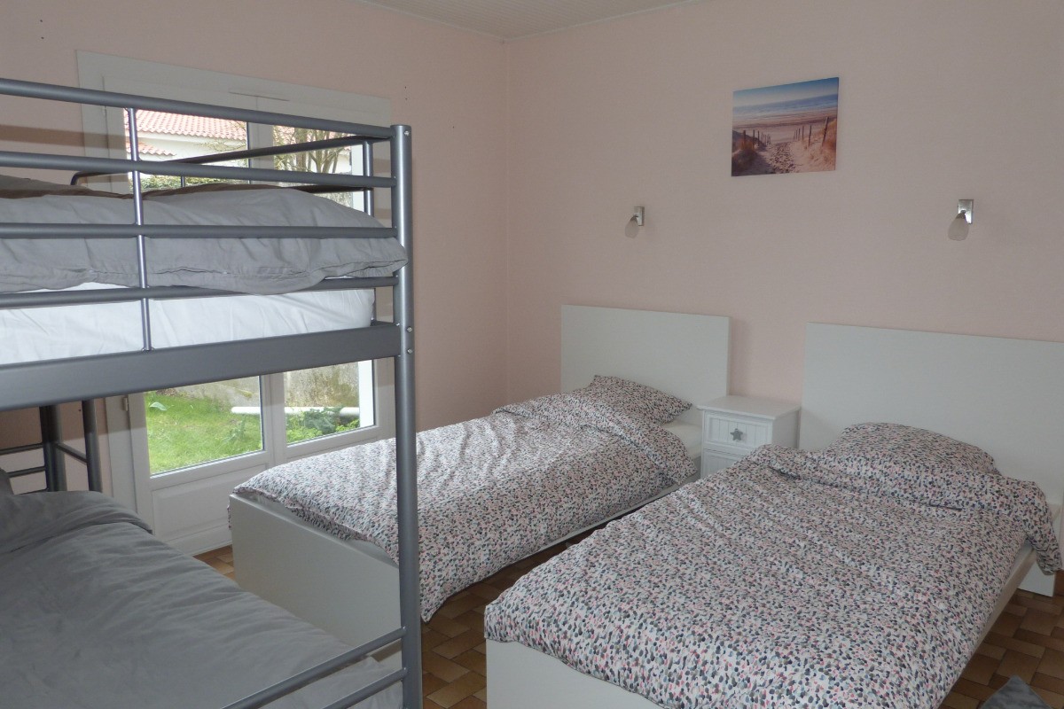 Chambre lits de 90 et lits superposés