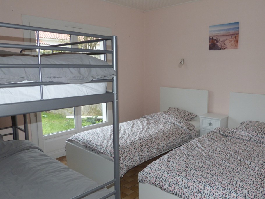 Chambre lits de 90 et lits superposés