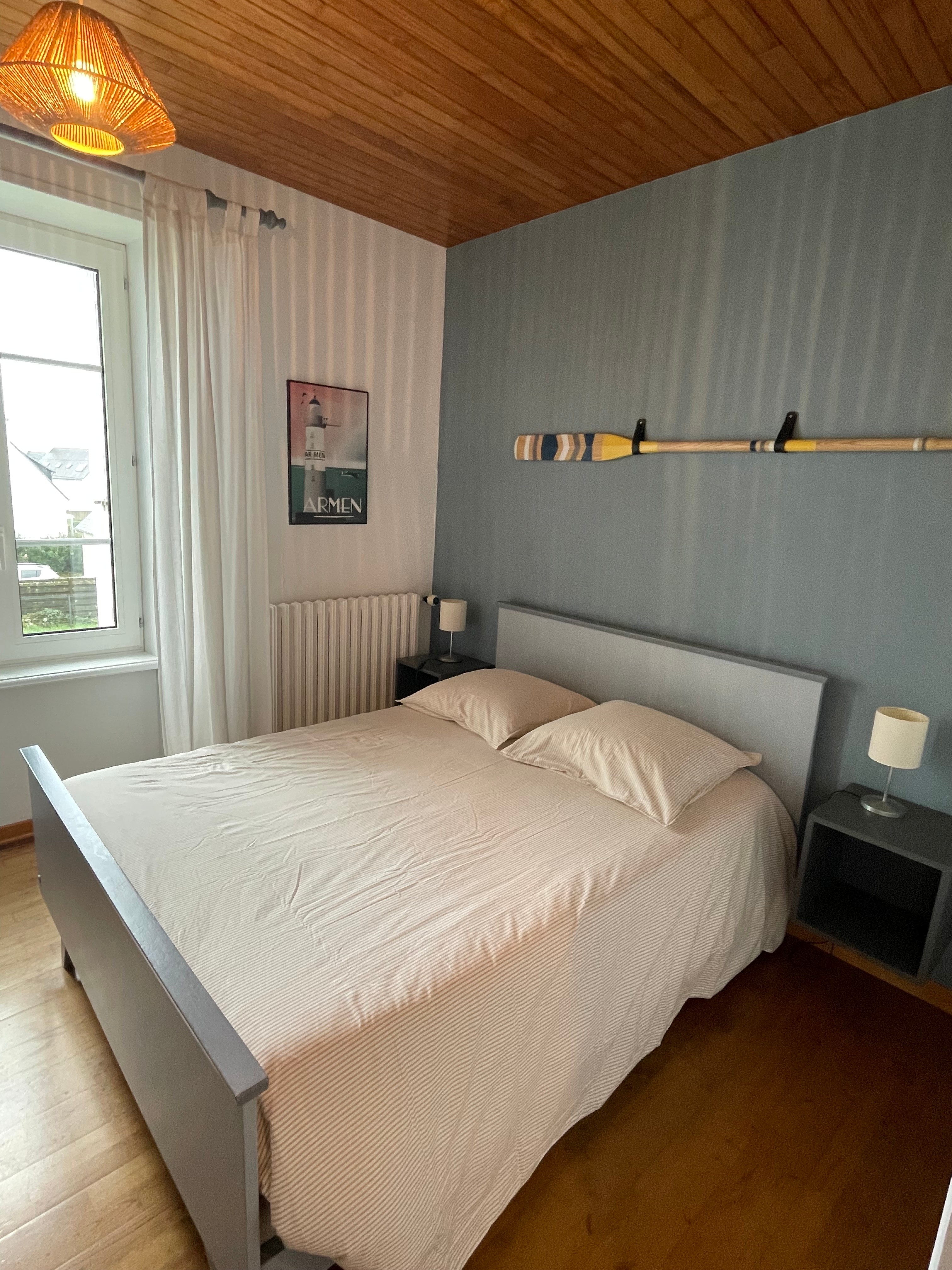  Bedroom 2 with double bed (140cm)