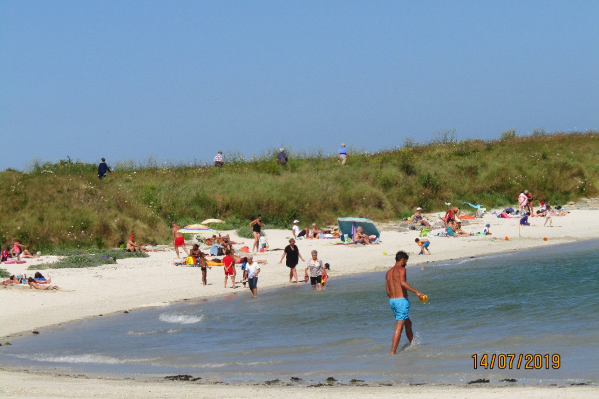 plage de sable fin ! à 240 mètres