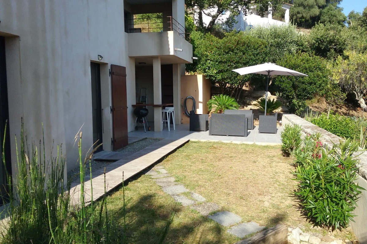Terrasse et bar d'été