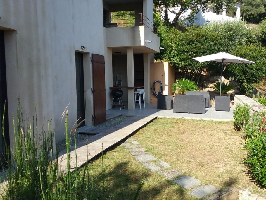 Terrasse et bar d'été