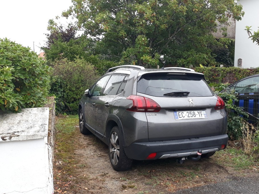 Emplacement véhicule, il peut-être plus long