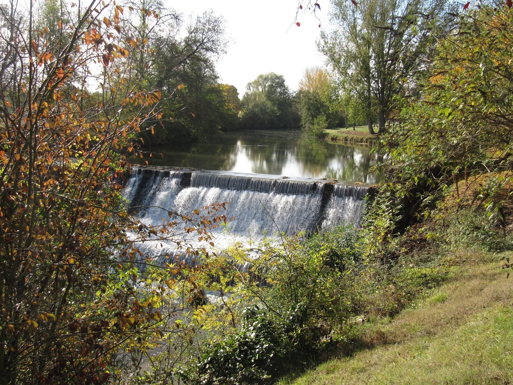 Promenade au bord de la rivière à Samatan