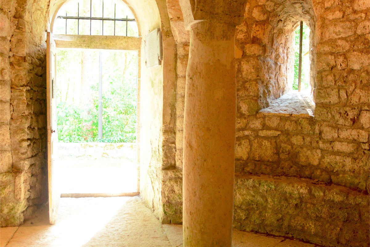 Abbaye de Saint Rambert en Bugey - La crypte