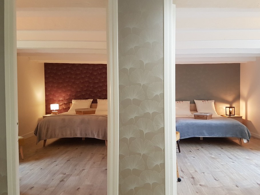 Chambre Côté Jardin à gauche, et Côté Cour à droite