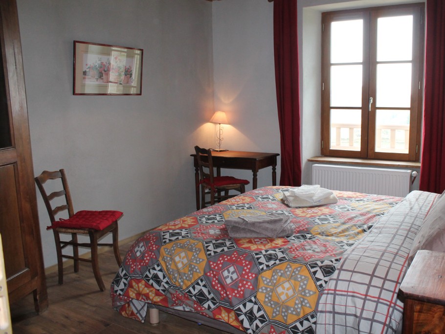 Chambre 1er étage 2 lits en 90 transformables en lit 160