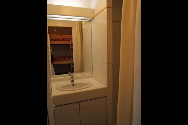 SALLE D'EAU (avec douche)