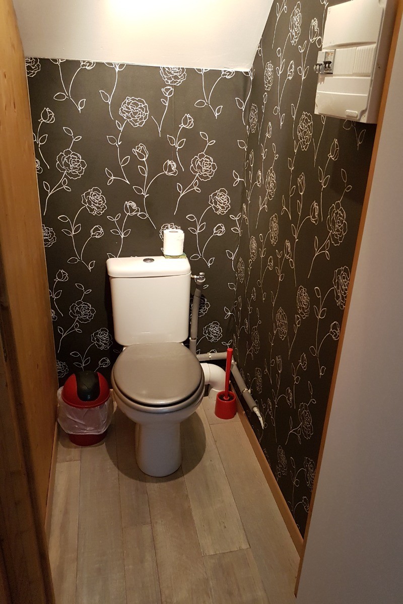 Les toilettes à l'étage