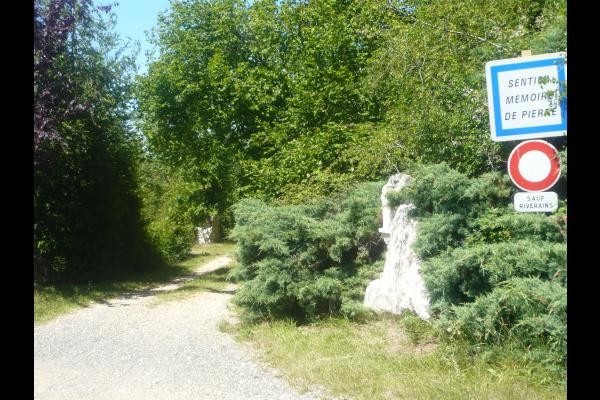 Sentier de Mémoire de Pierre à Roissiat