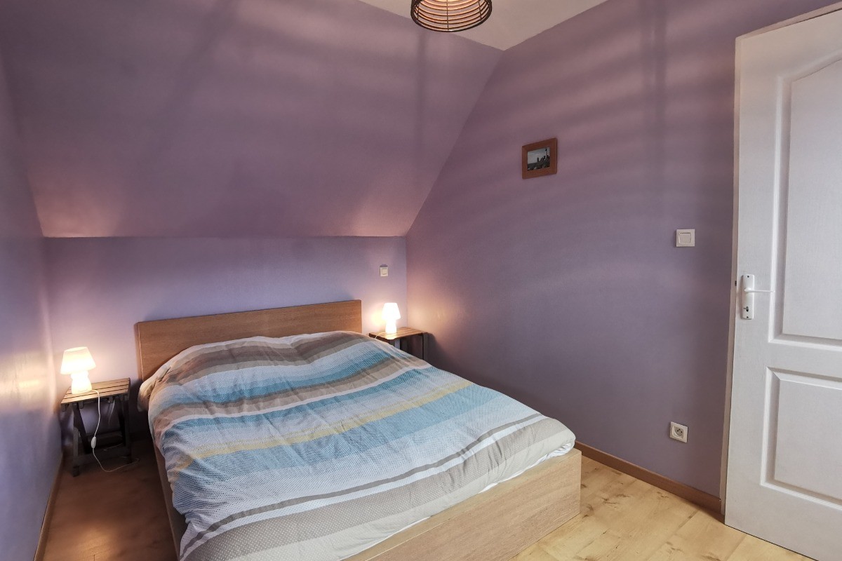 Chambre 1 avec lit 140 à l'étage