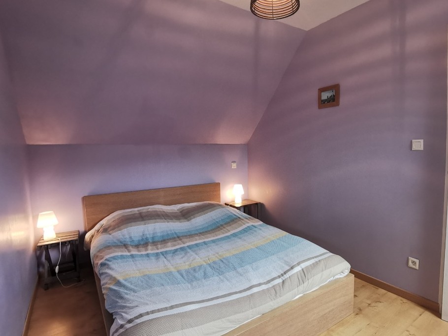 Chambre 1 avec lit 140 à l'étage