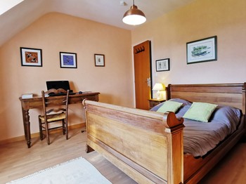 Etage: Chambre 4 : Pêche avec lit 140