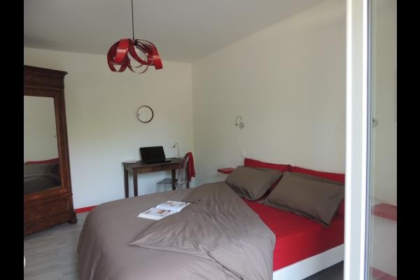 Chambres d'hôtes avec piscine dans le Parc naturel régional du Pilat - Chambre Cerise