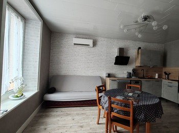 Cuisine ouverte sur salon/ séjour - Appartement Domaine du Hêtre proche des Thermes