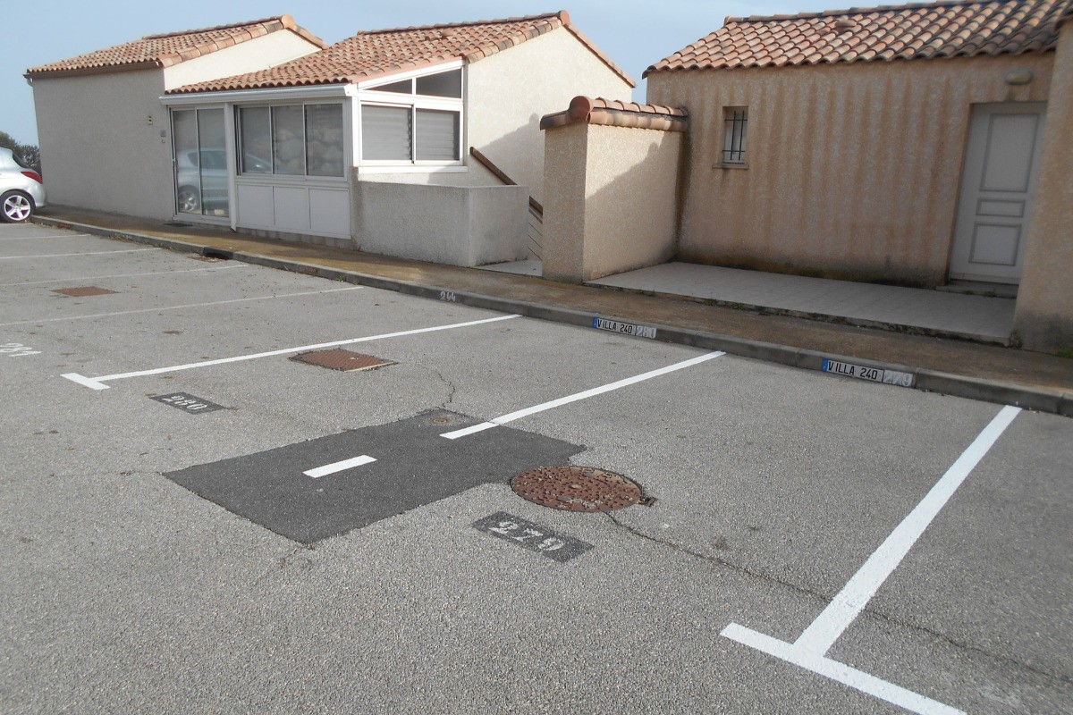 2 parkings privés pour la location