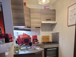 Le Goaster, Ferme de Kerloury, Gîte Tulipe, 2-4 personnes, espace cuisine au RDC